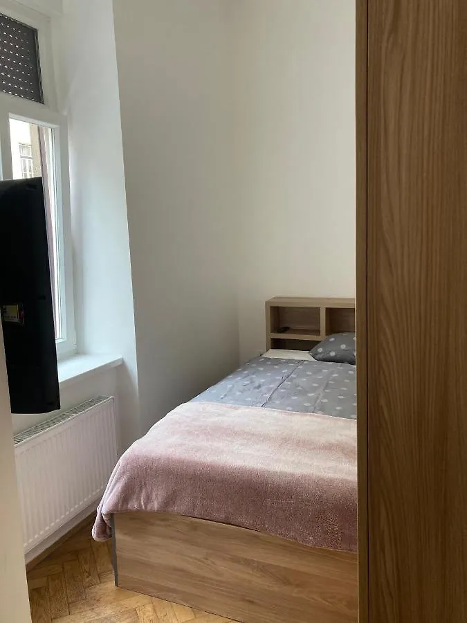 Tiny Twix Room In The City Centre Ljubljana